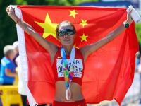 开云体育平台APP-南非田径选手奋力拼搏，争夺奖牌