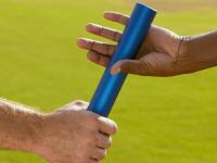 开云APP-伦纳德关键节点连续得分，掘金完胜山西队背后的战术密码