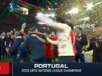 开云体育官方网站-庆祝冠军产生，球迷狂欢现场的简单介绍