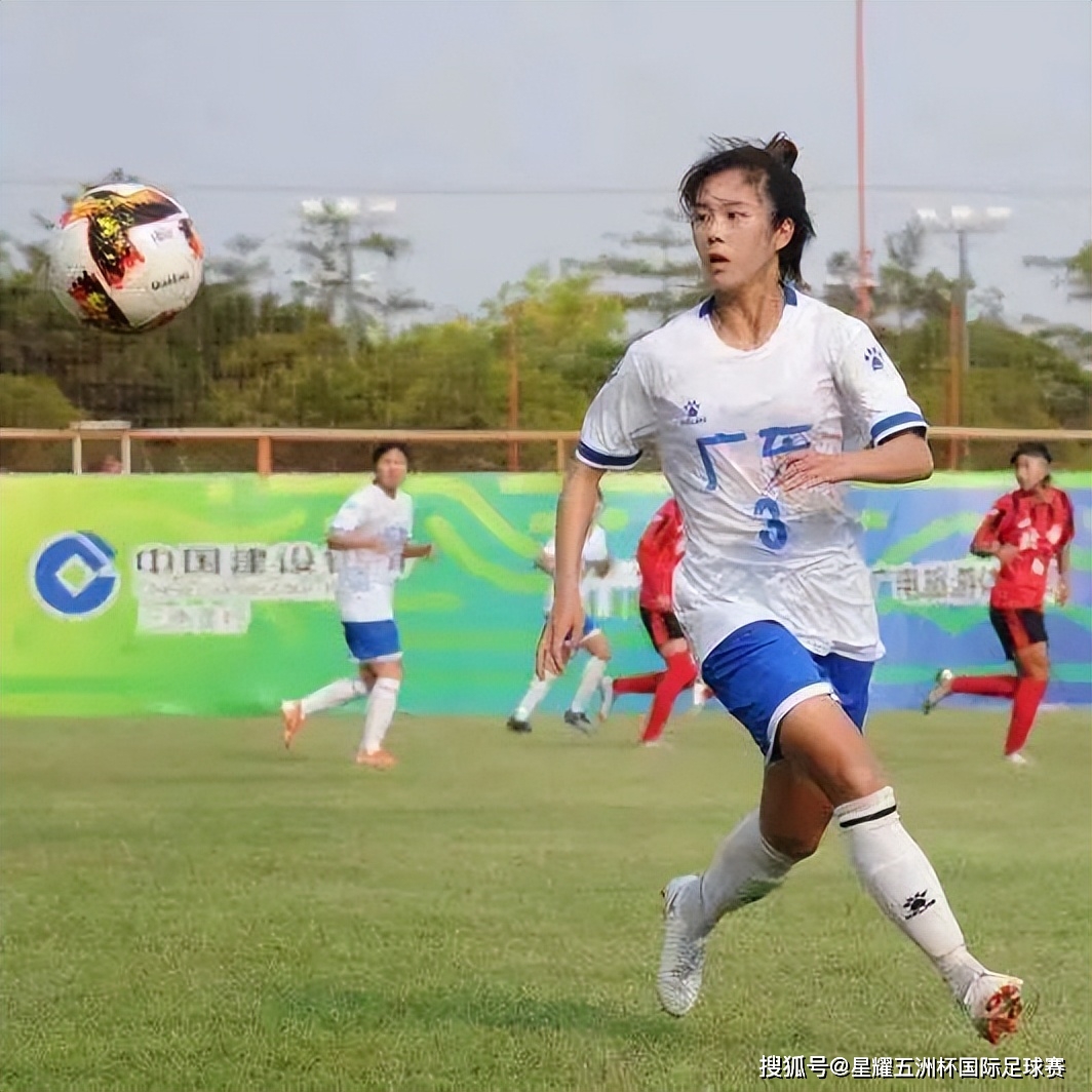 女子足球精英挑战赛：技术高超，赛场火爆的简单介绍