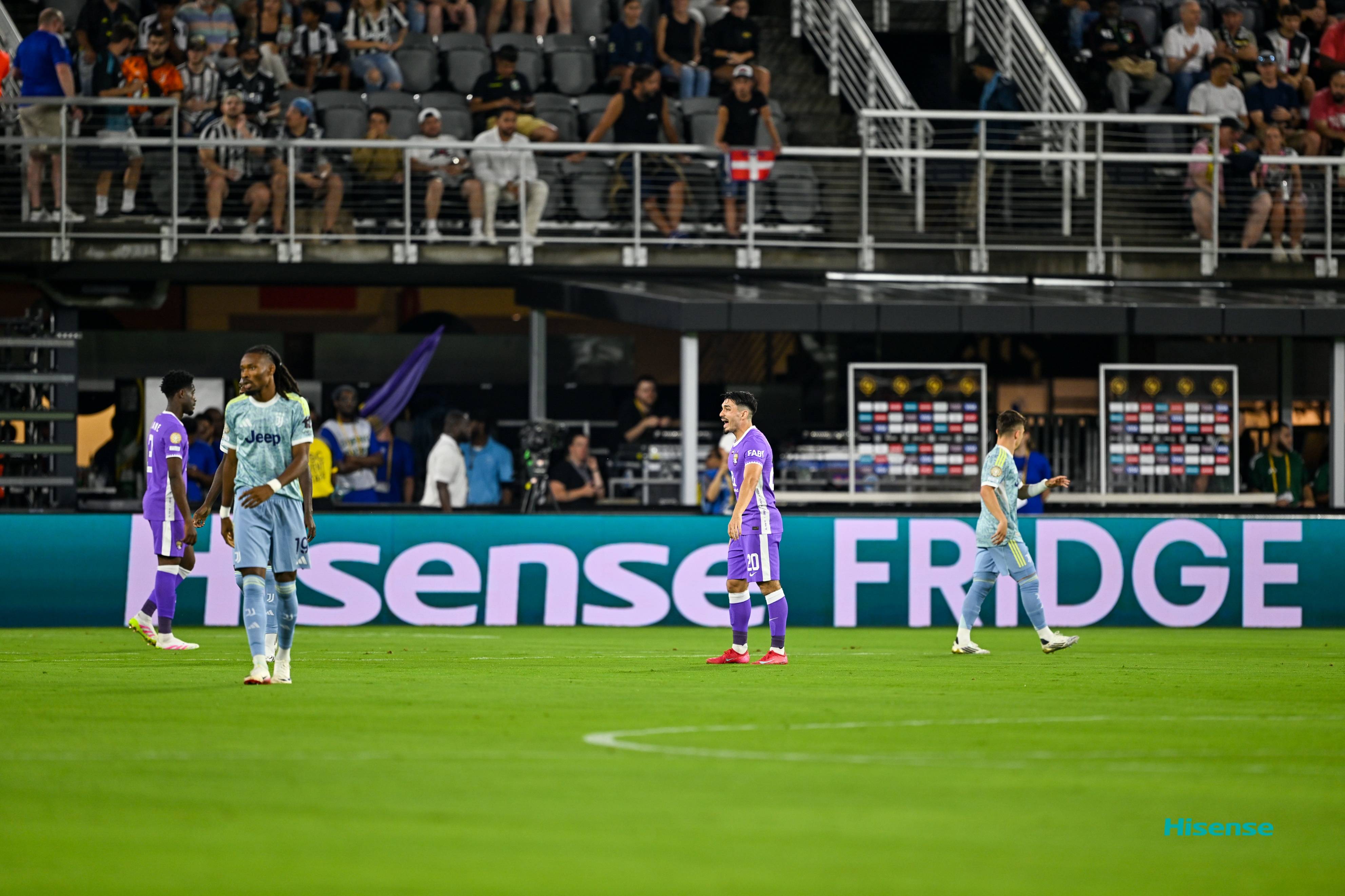 关于顶级赛事纷至沓来，体育界呈现新风貌的信息