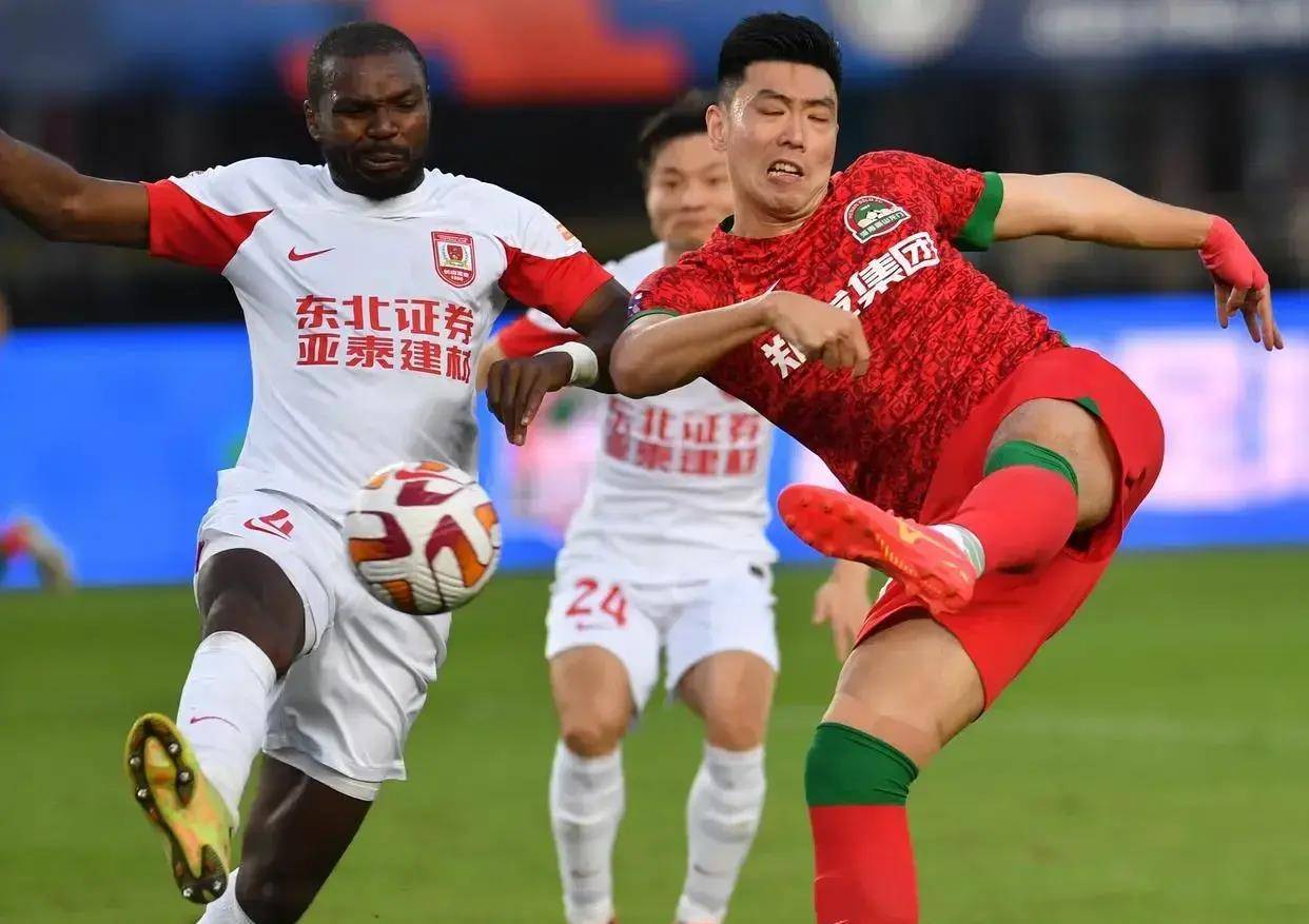 关于黄油手握冠军钥匙战术大变化打破平局僵局的信息