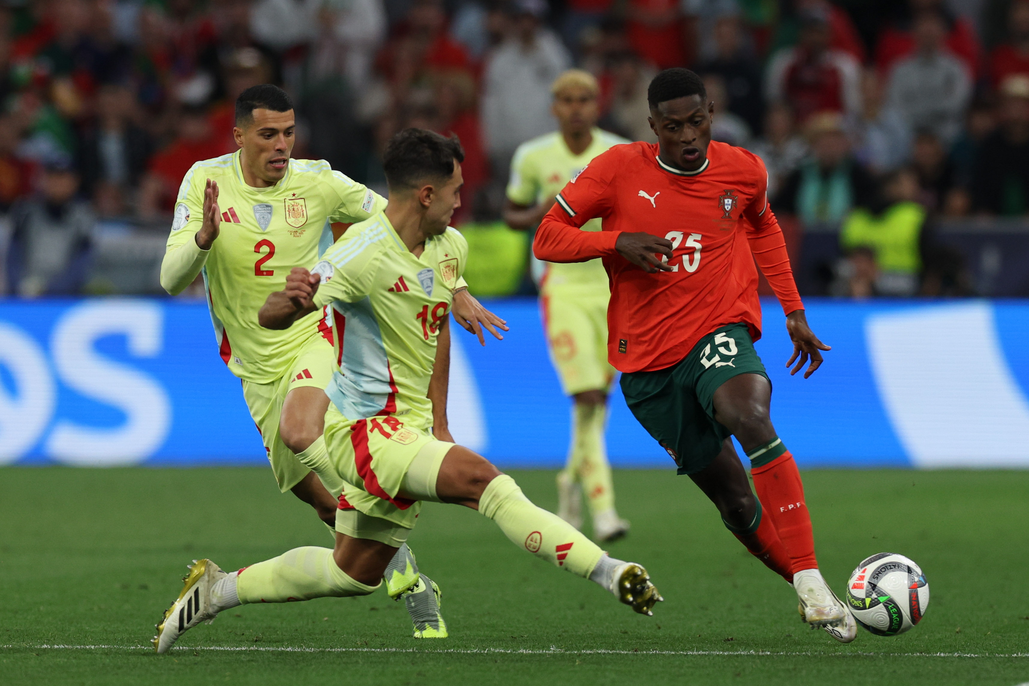 葡萄牙连追场,欧预赛始开时局的简单介绍 葡萄牙连追场,欧预赛始开时局的简单介绍