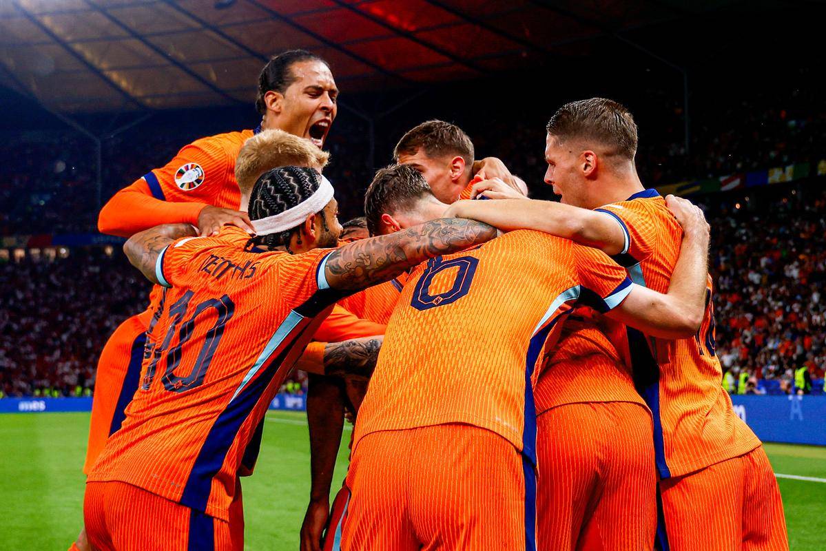 关于芬兰队在欧预赛比赛中失利，摆脱出线压力的信息