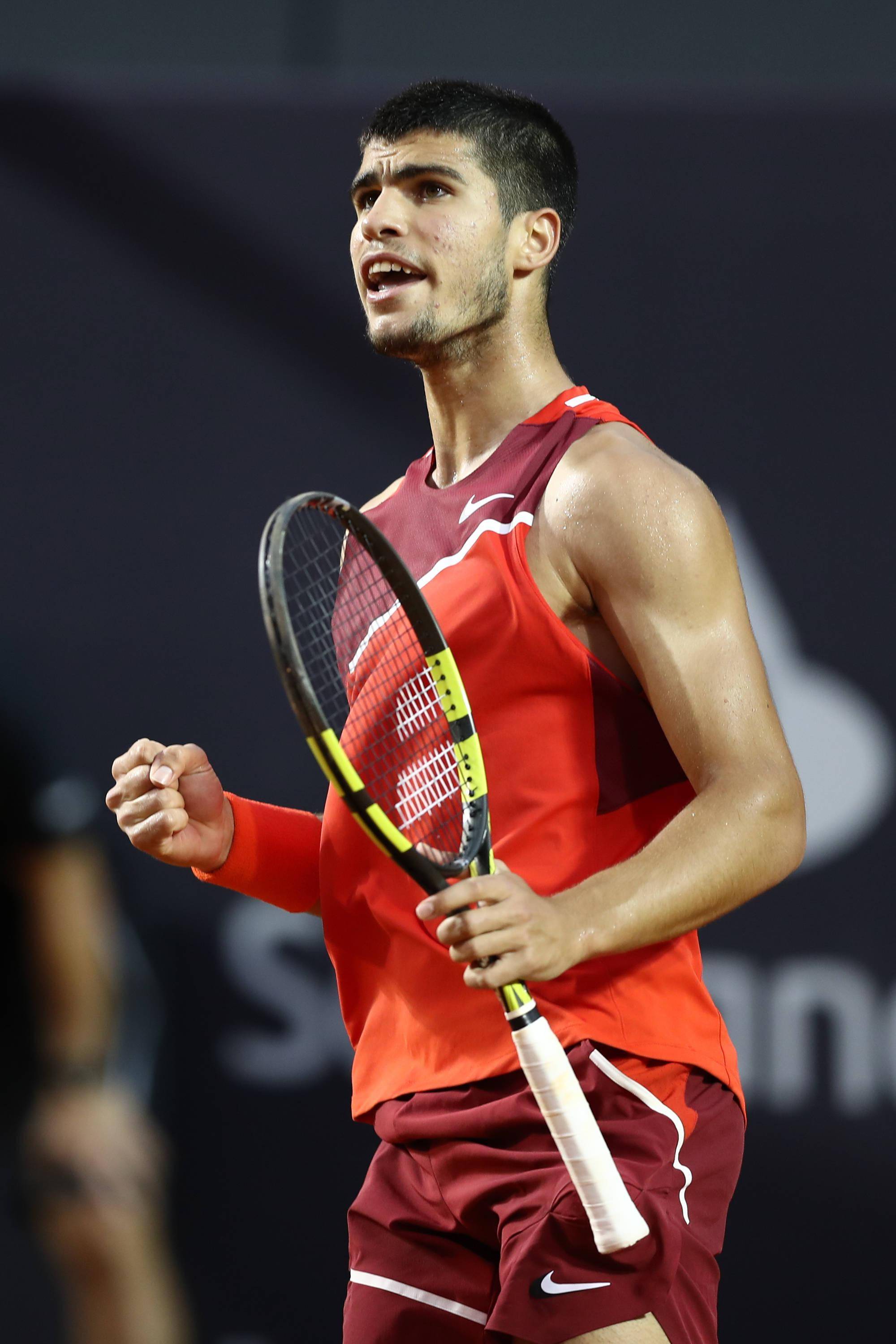 英国网球队绝杀西班牙网球队,阿尔卡拉斯惊艳世界的简单介绍 英国网球队绝杀西班牙网球队,阿尔卡拉斯惊艳世界的简单介绍