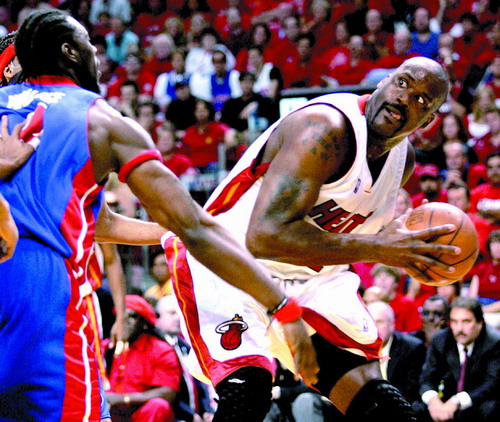 包含勇士B队完胜法国男篮，汉密尔顿关键制胜的词条